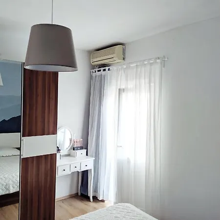 Modern With 3 Bedrooms Makarska