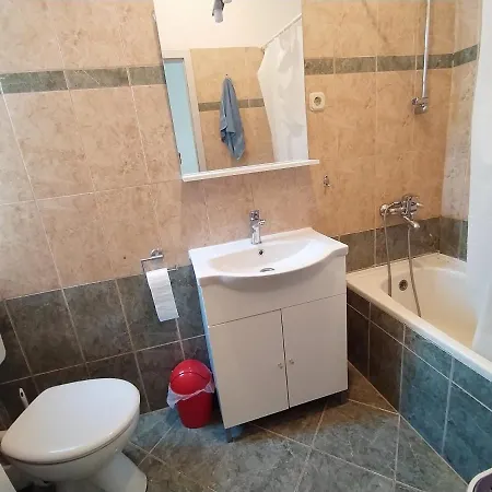 Modern With 3 Bedrooms Apartment