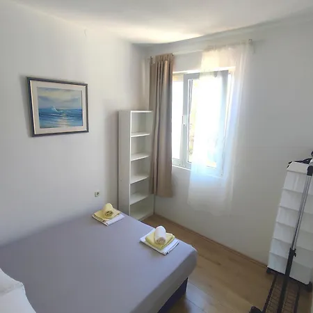 Modern With 3 Bedrooms