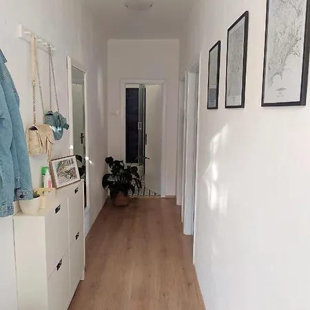 Apartman Modern With 3 Bedrooms *