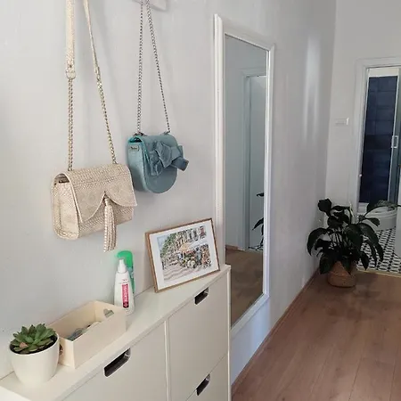 Apartman Modern With 3 Bedrooms